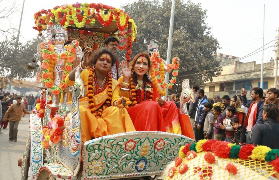 Prosesi Hindu di India, Para Orang Suci Transgender 